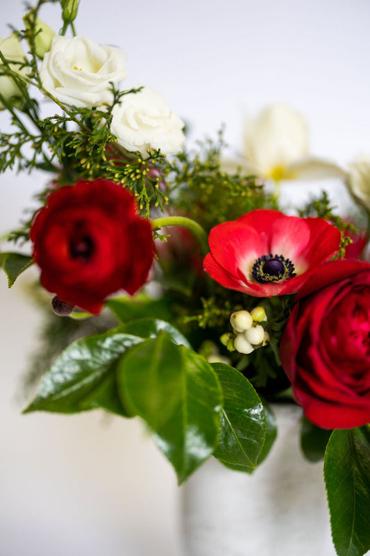 Why Sending Holiday Flowers Is Always a Good Choice (And One Less Thing on Your To-Do List)